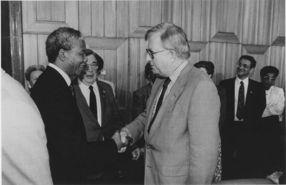 (28001) Albert Shanker and Nelson Mandela (28001) Albert Shanker and Nelson Mandela